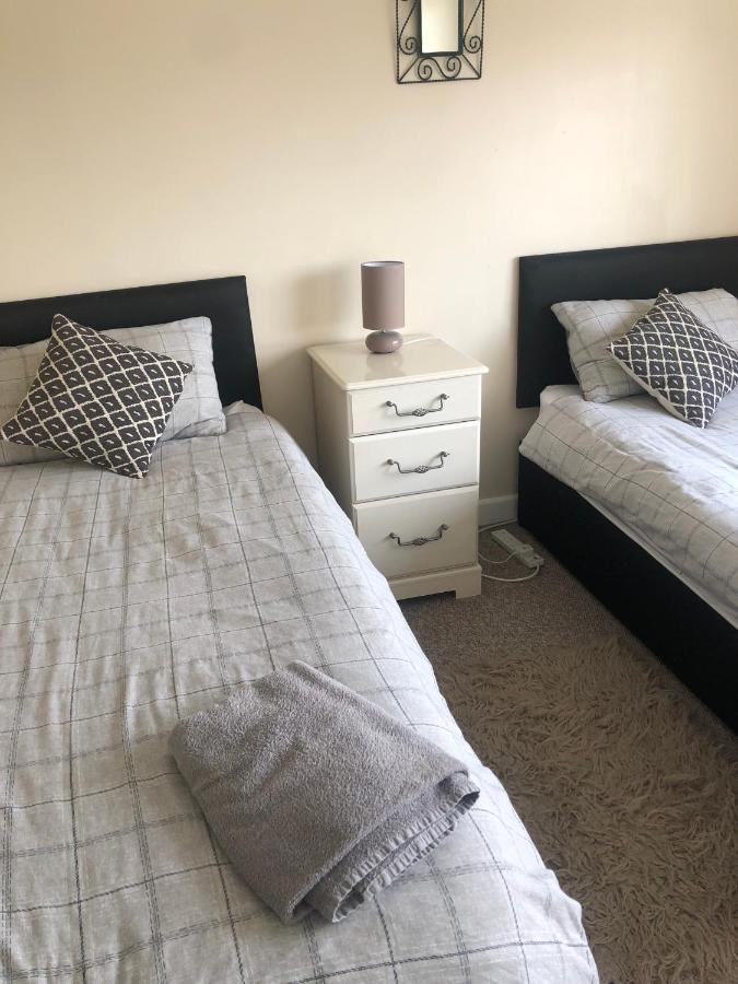 8 Pickering Road Villa Telford Eksteriør bilde
