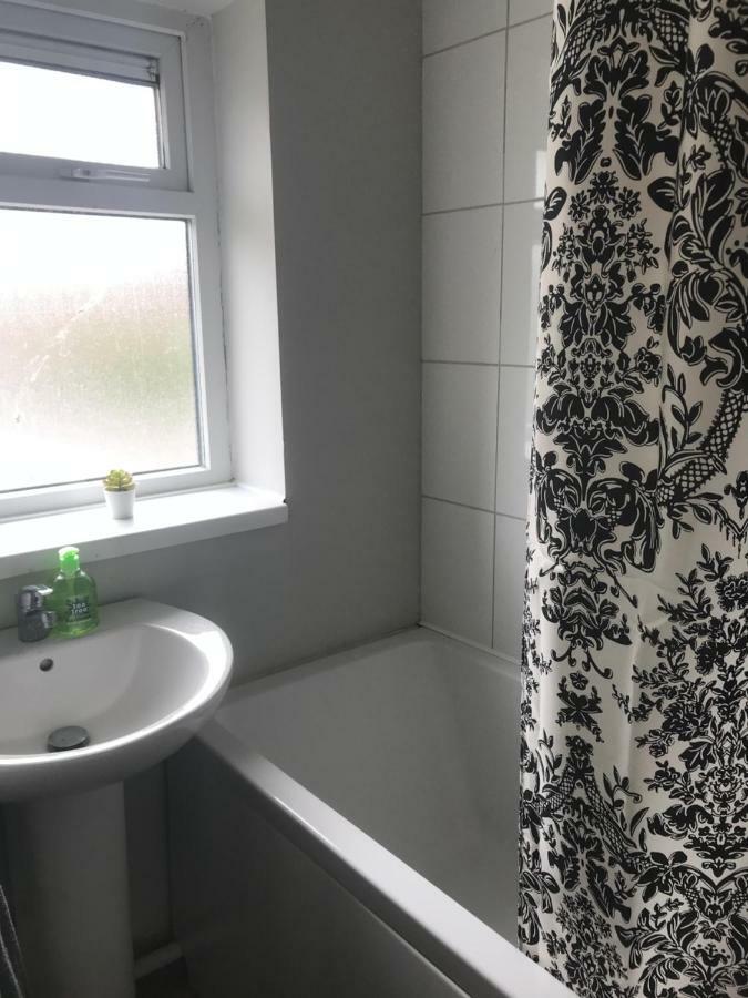8 Pickering Road Villa Telford Eksteriør bilde