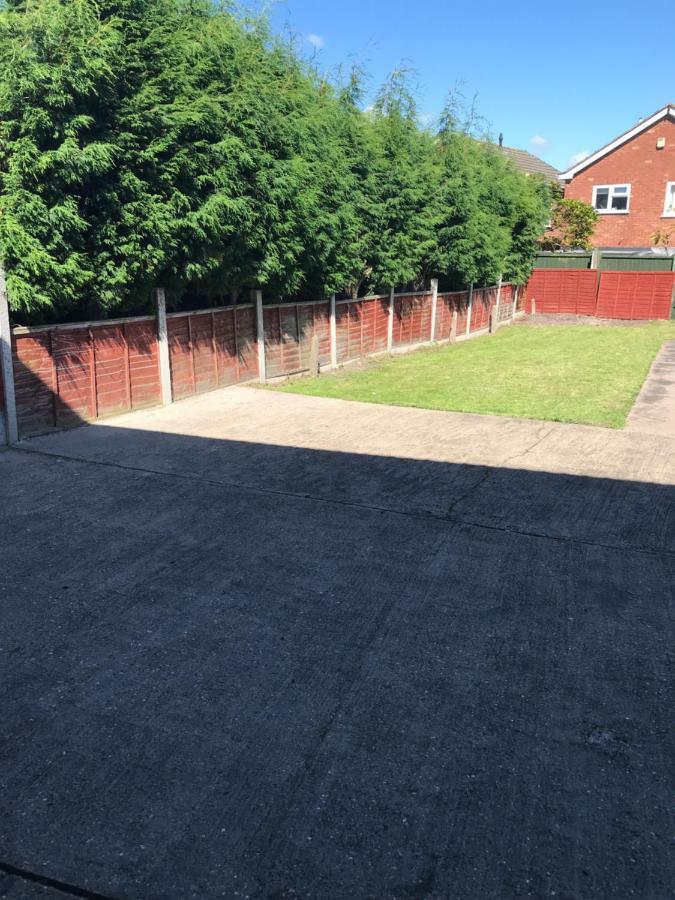 8 Pickering Road Villa Telford Eksteriør bilde